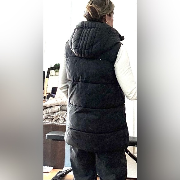Zara Black Quilted Vest with Hood - Picture 13 of 14